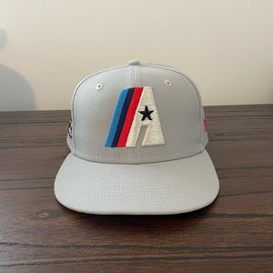 Astros new era 59 fifty hat 7 1/4 colored under-visor worn once